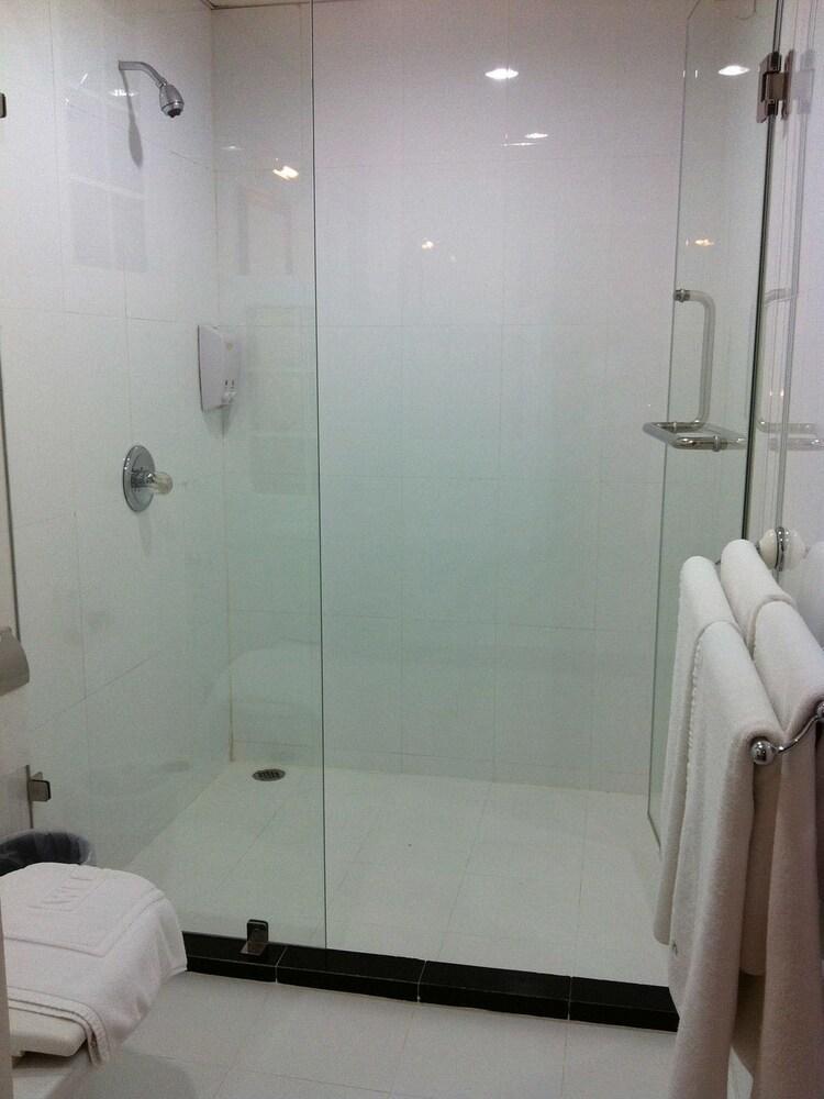 Lullaby Inn Silom Bangkok Zewnętrze zdjęcie