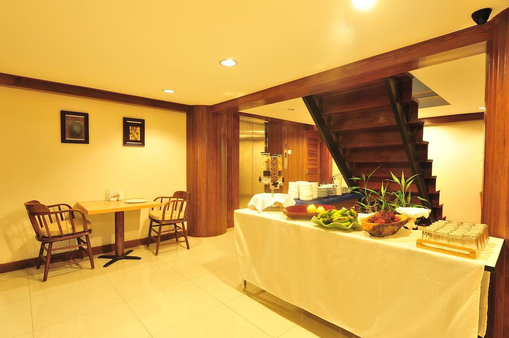 Lullaby Inn Silom Bangkok Zewnętrze zdjęcie